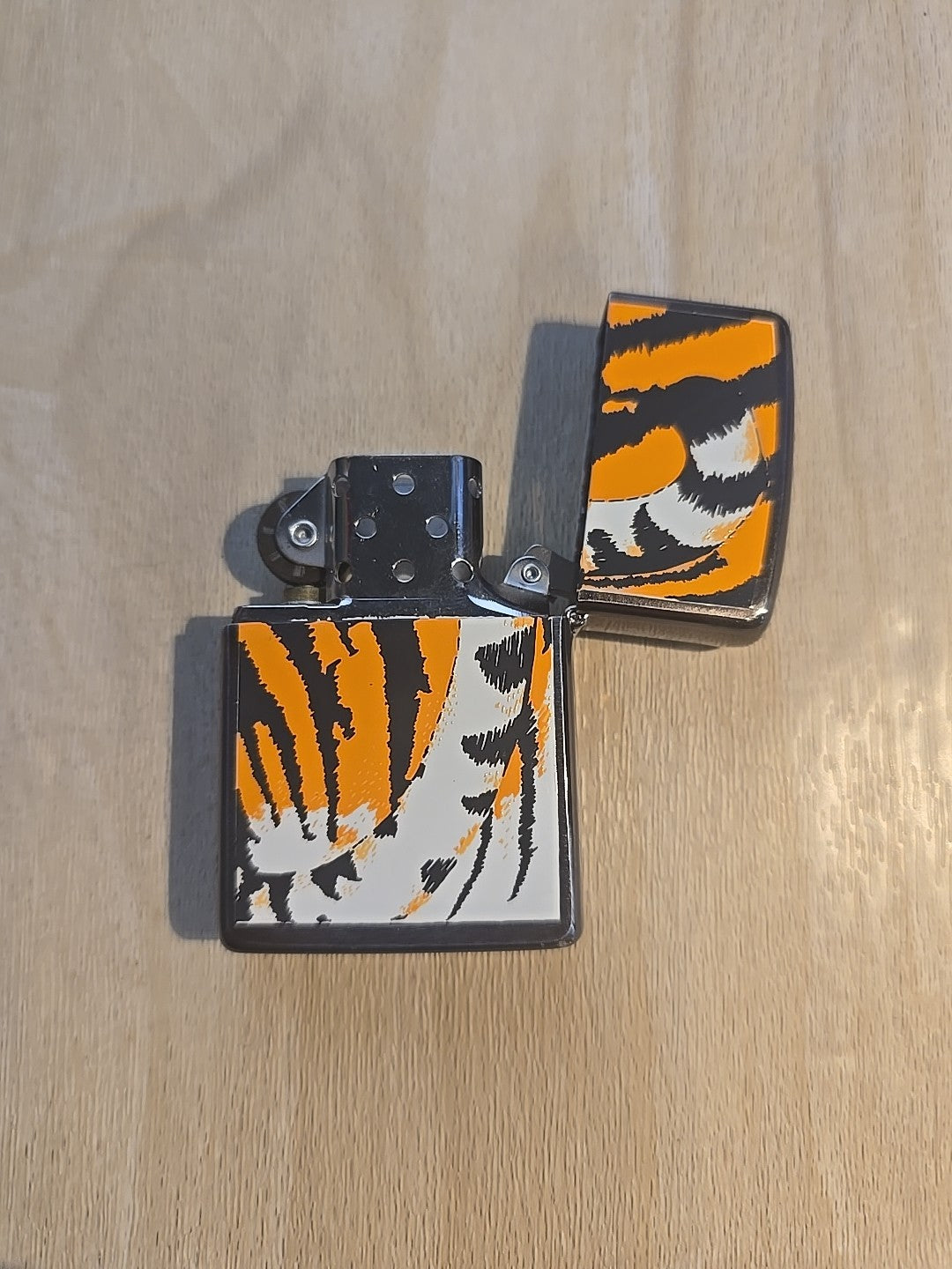 1994 Vintage Zippo Lighter Barrett Smythe TIGER Endangered Animals