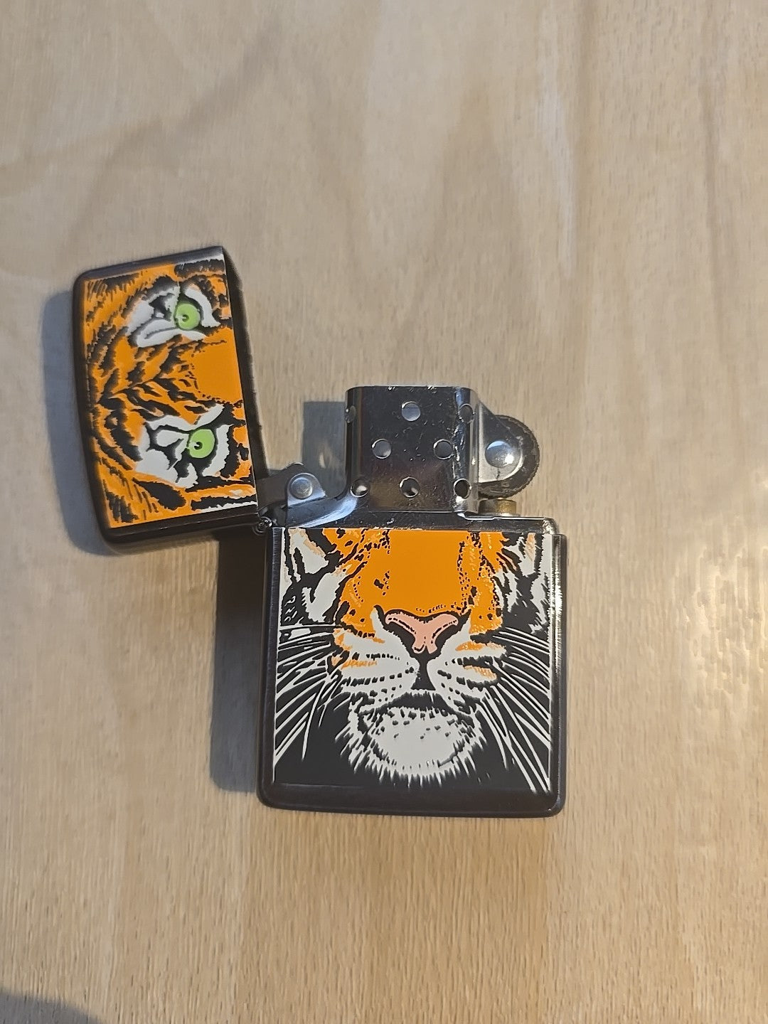 1994 Vintage Zippo Lighter Barrett Smythe TIGER Endangered Animals