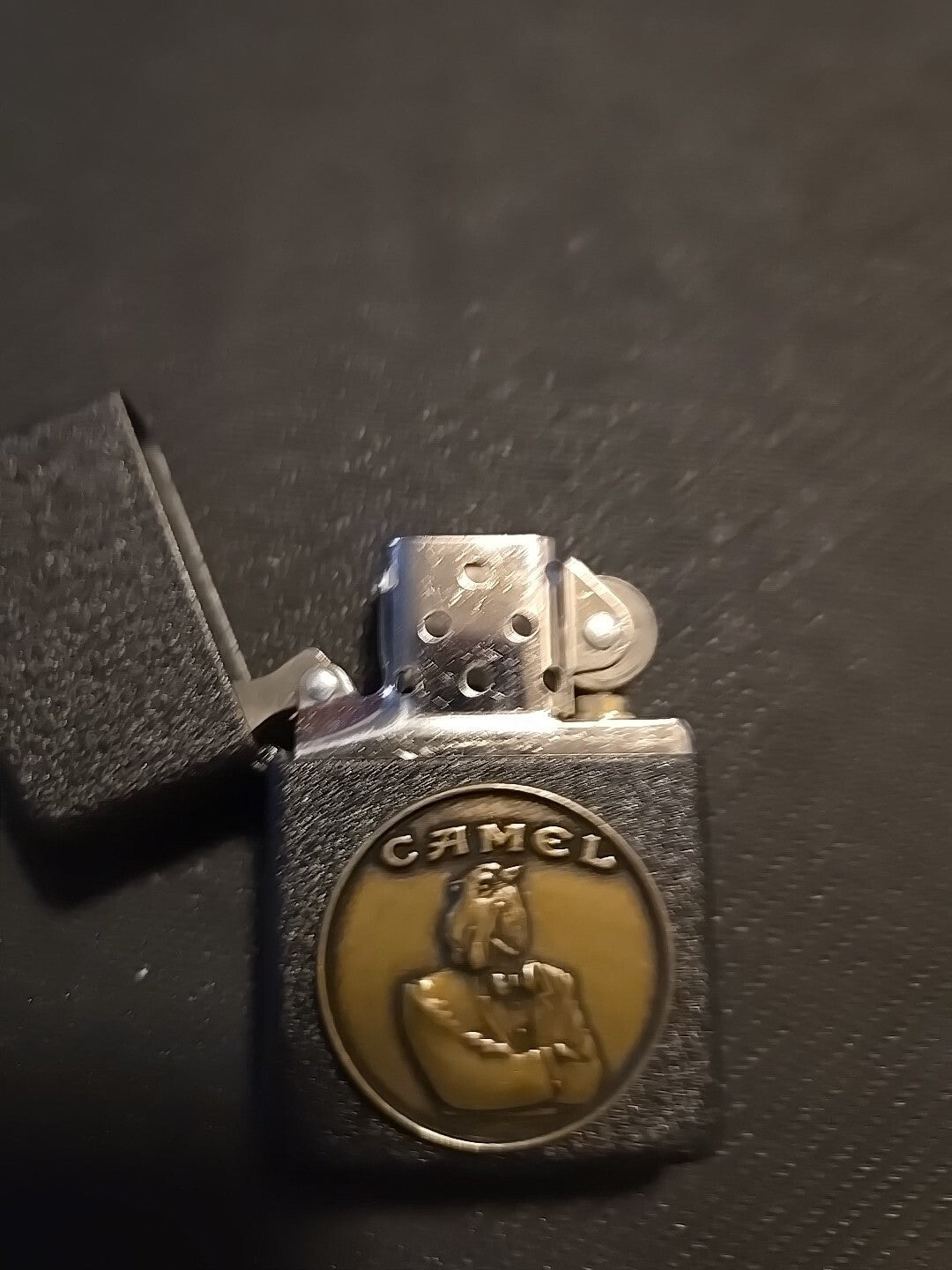 Zippo Camel: Tuxedo Joe-Emblem-Z228-. Black. New.