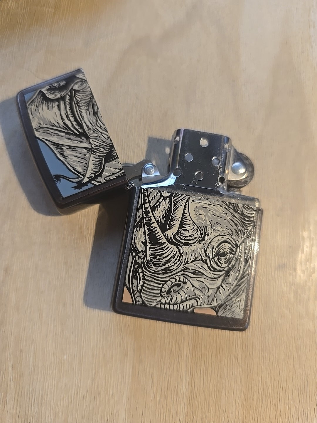 1993 Vintage Zippo Lighter Barrett Smythe RHINO Endangered Animals Rhino