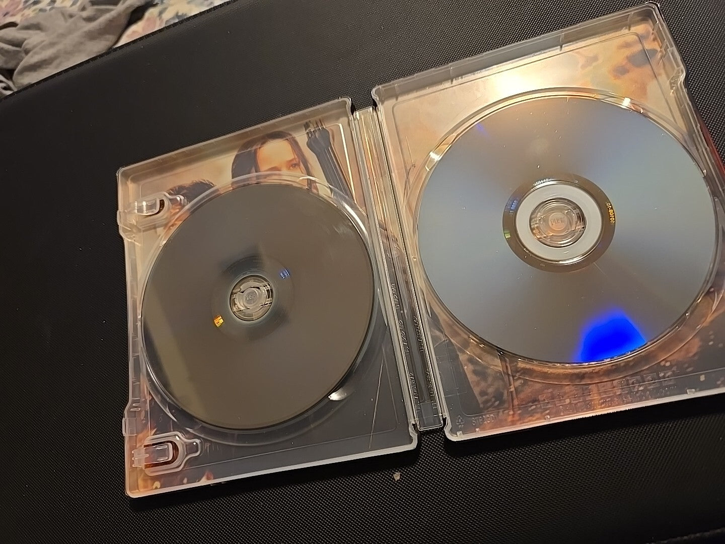 The Hunger Games: Mockingjay Part 1 - Steelbook - Limited Edition (Blu-ray/DVD)