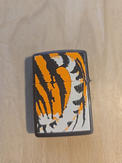 1994 Vintage Zippo Lighter Barrett Smythe TIGER Endangered Animals 