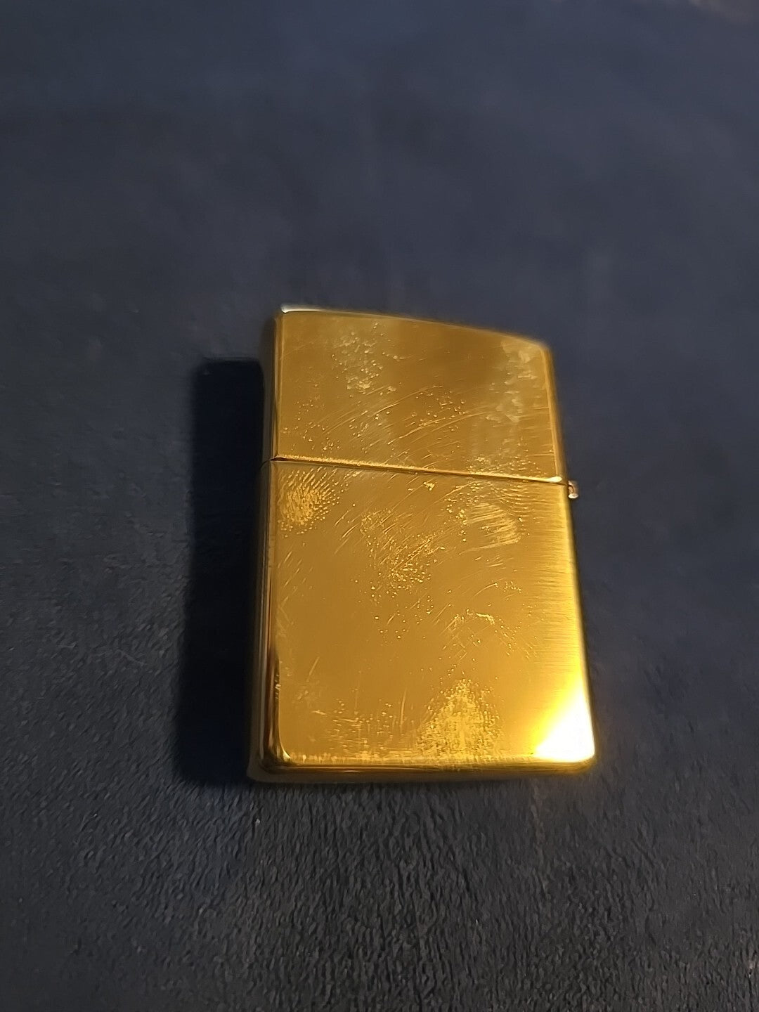 ZIPPO 1996 BARRETT SMYTHE CHAMPAGNE SURPRISE EMBLEM LIGHTER UNFIRED 